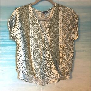 Small Scaccato Sage Green & Cream v-neck blouse